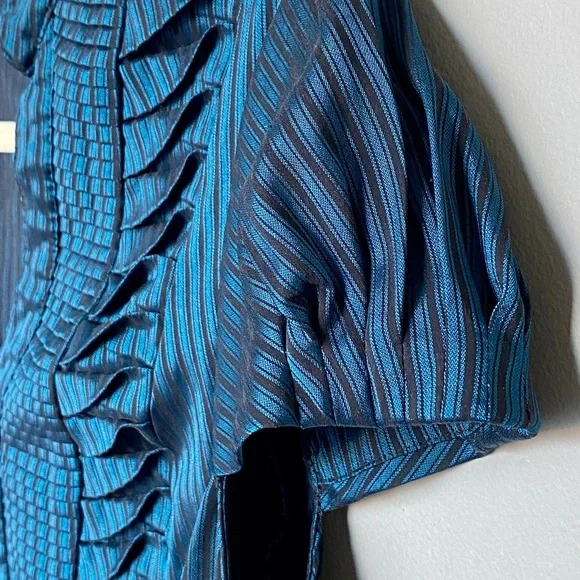 Express Black and Blue Striped Capped Sleeve, Pin-tucked Front Blouse size Large - Picture 7 of 8
